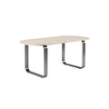 ** Moderne eettafel met ovaal houten blad en stalen poten